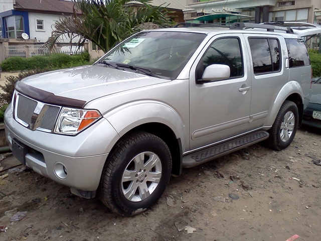 2002 Nissan pathfinder navigation cd #2