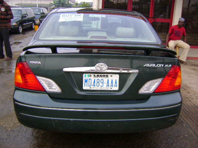 picture of toyota avalon 2000 model #2