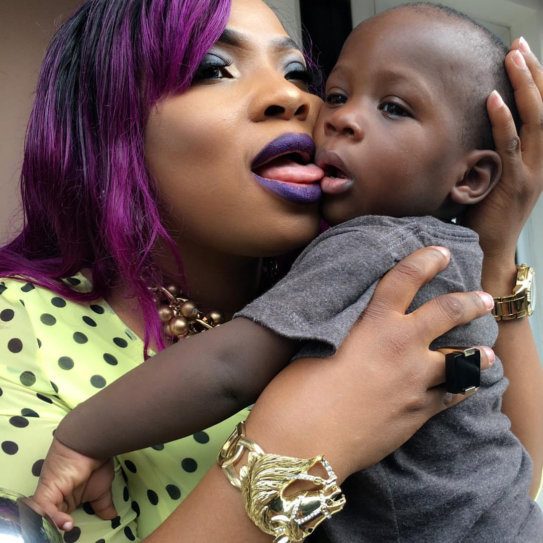 Laide Bakare Licks Her Sons Lips, Fans Slam Her PICS pic