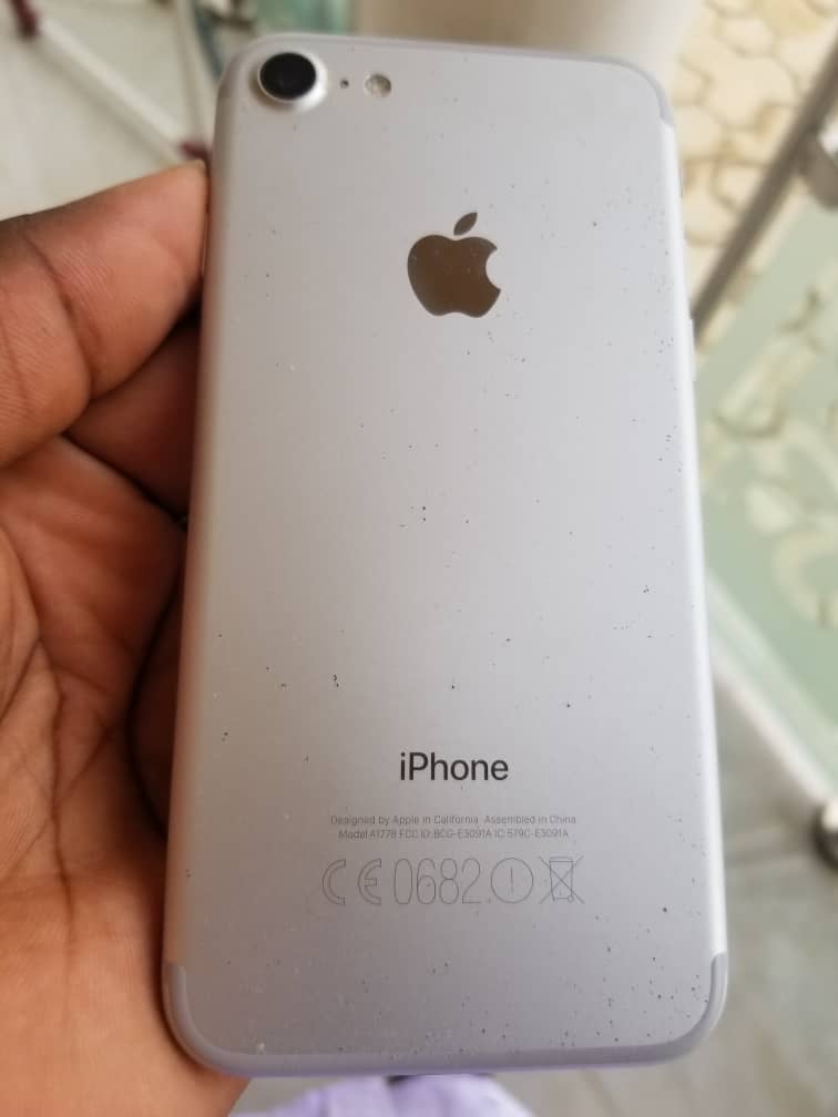 SOLD Iphone 7 32gb Locked To 02 UK. 35k - Technology Market - Nigeria