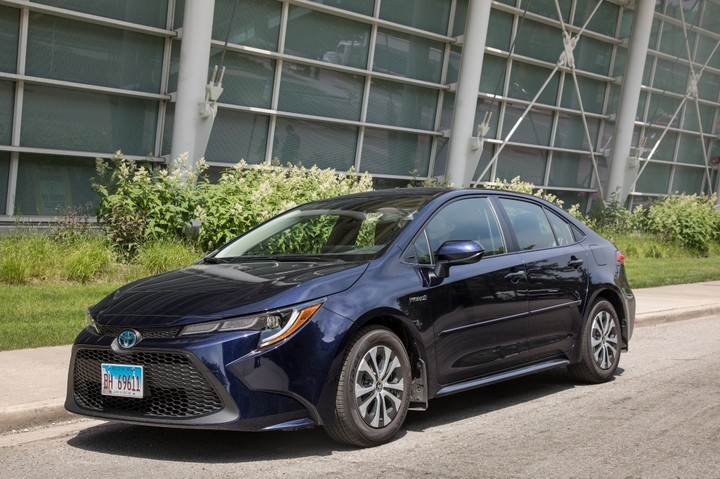 2020 Toyota Corolla Hybrid Review: Fuel Economy And Easy Driving - Car
