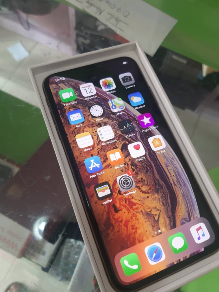 Apple Iphone XS Max No Face ID 256GB, Battery Health In 100% Price