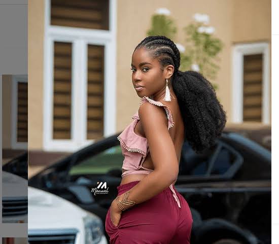 Mzvee Serves Hotness As She Shares Photos Of Her Cute Backside With Her Panty Sh Romance Nigeria 