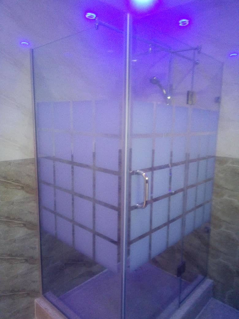 Fabricate Bathroom shower cubicles, office partitions ...