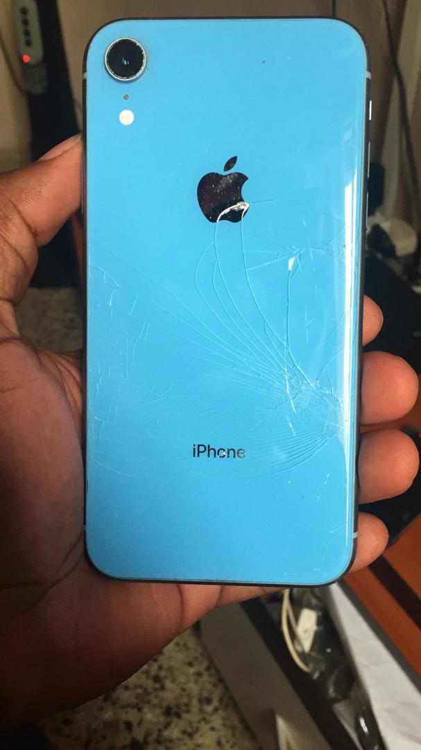 Iphone XR With Cracked Back And Chip Unlock For Sale - Sold!!!!! -  Technology Market - Nigeria