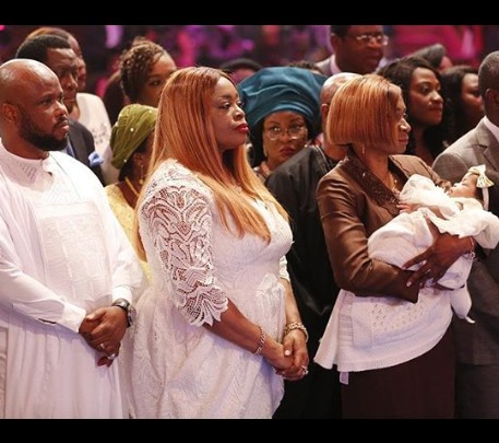 Sinach And Her Husband Dedicate Their Baby In Church - Celebrities ...