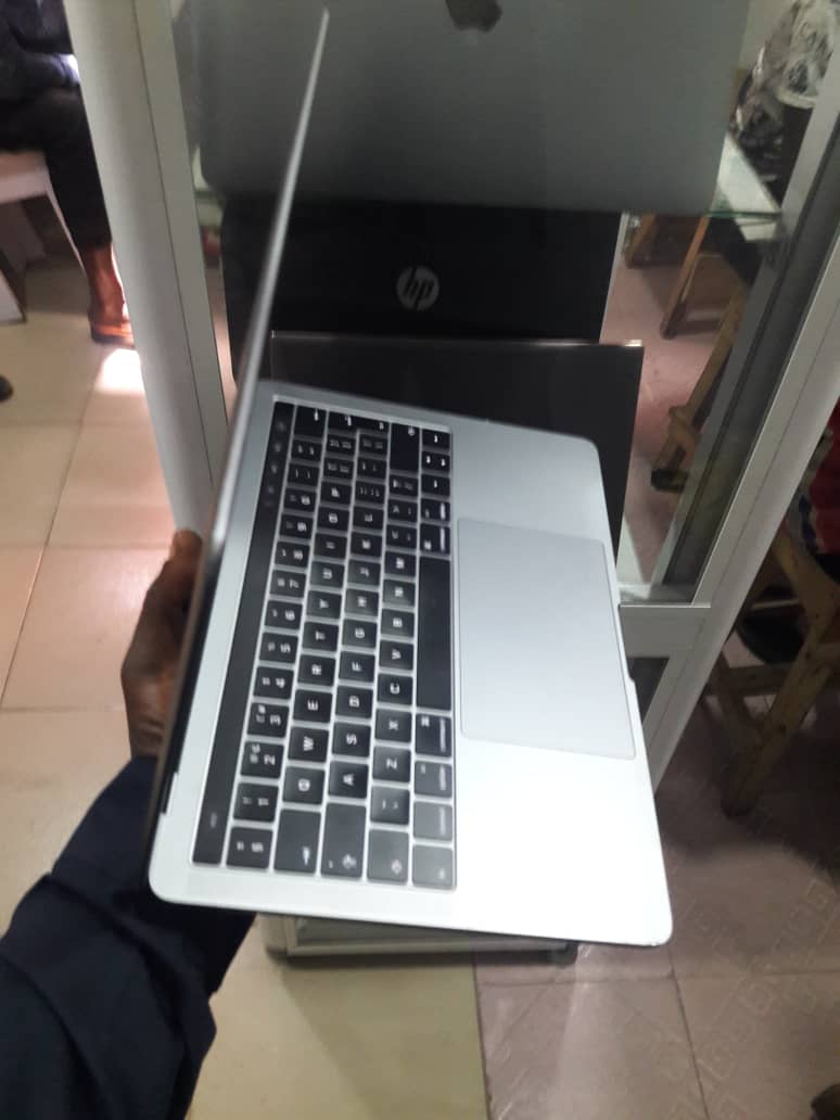 Cheap And Super Neat Apple Macbook - Technology Market - Nigeria