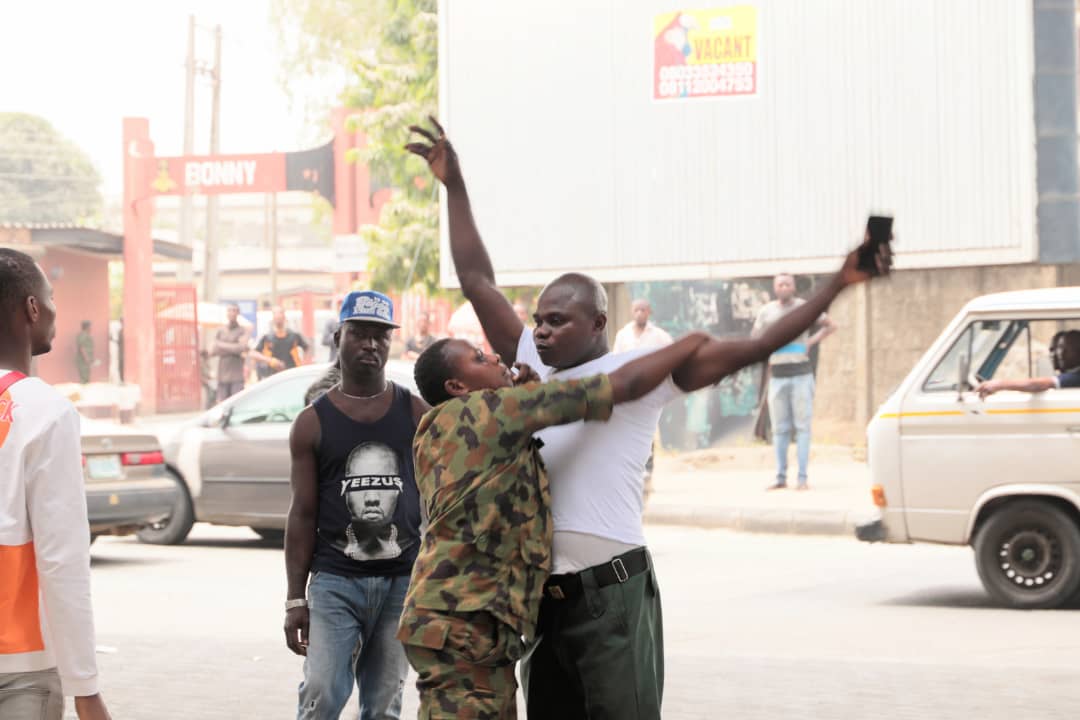 Soldiers Beat Up Lagos State Government Clean-Up Committee Officials 