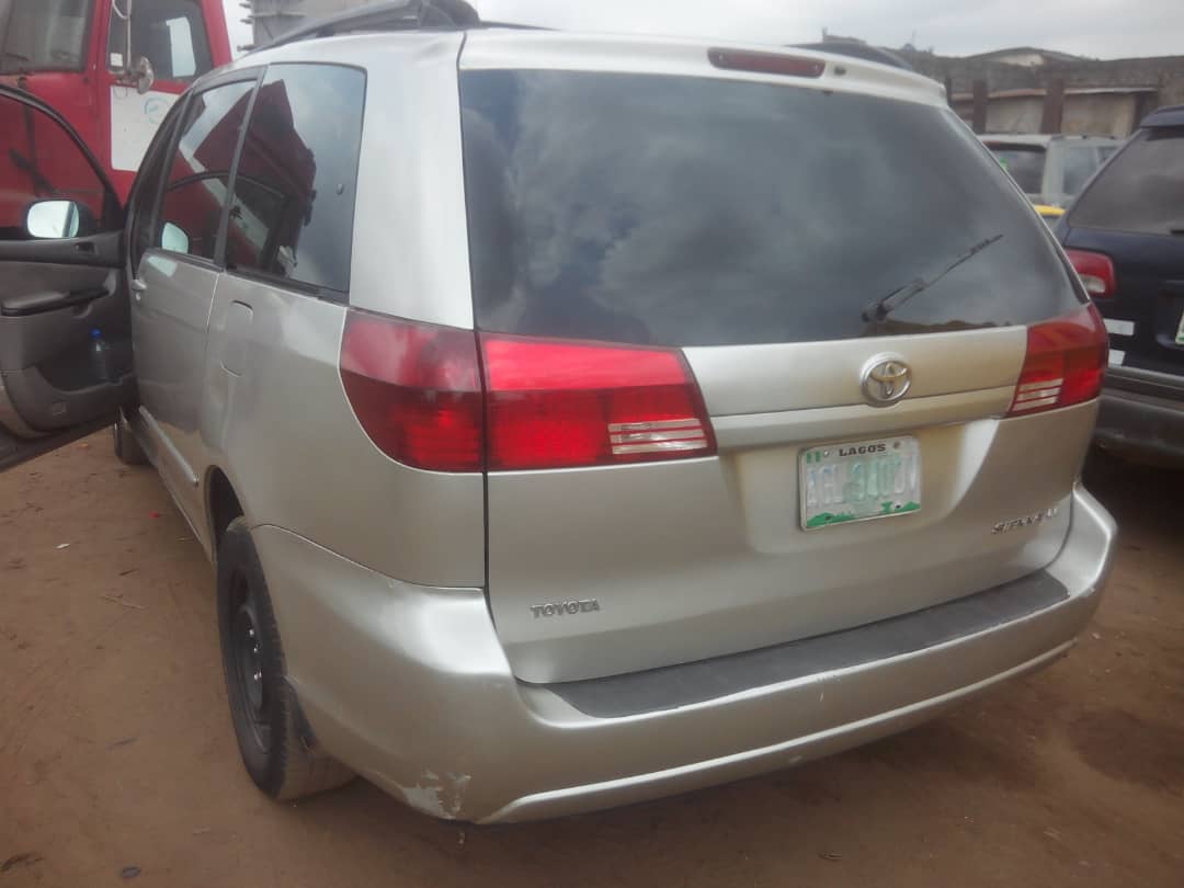Well Used Toyota Sienna 2005 For Sale - Autos - Nigeria