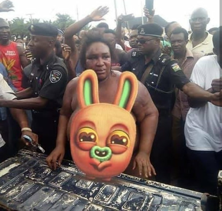 Female Robber Stripped And Disgraced Alongsid