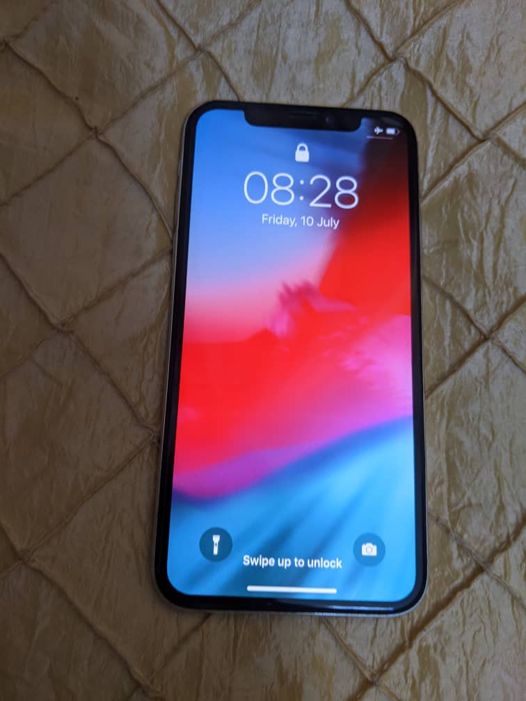 Apple iPhone X - 64GB - Factory Unlocked - Very Good Condition