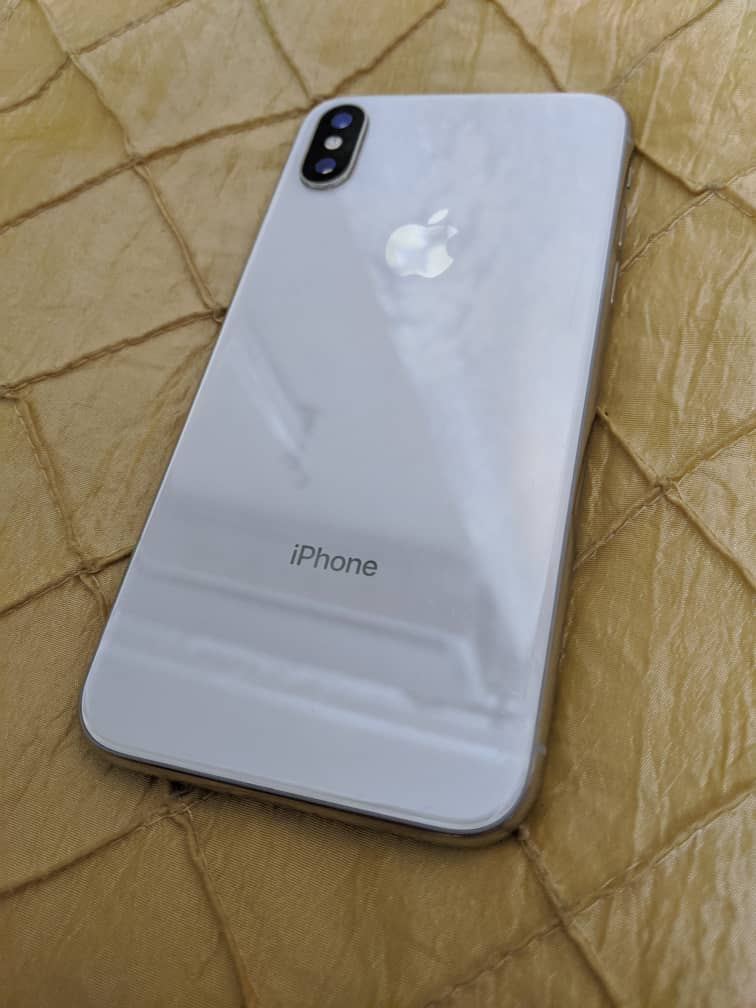 Apple iPhone X - 64GB - Factory Unlocked - Very Good Condition