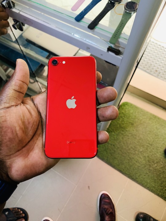 64gb Uk Used Iphone SE 2020 - Technology Market - Nigeria