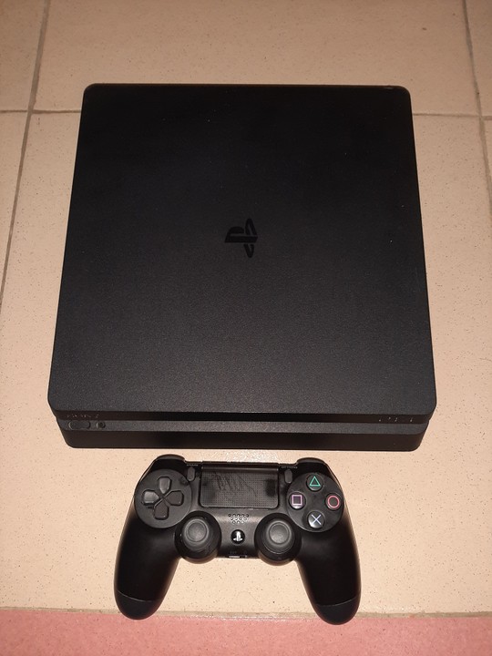 Used Hacked PS4 Slim 500GB With One Pad And 7 Games - Video Games And  Gadgets For Sale - Nigeria