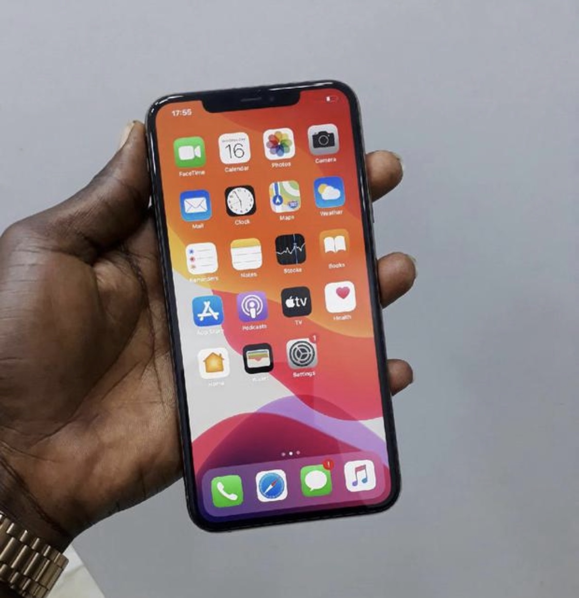 Iphone 11 Pro Max 256 Gtb Available In Ilorin - Agriculture - Nigeria