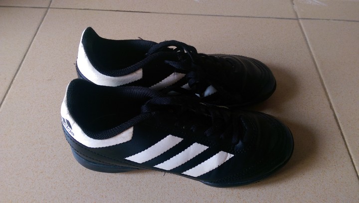 Boys Black Adidas Soccer Shoes. 7-8 Years. BARGAIN Sale ...