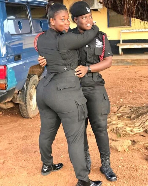 See Why The Police Is Your Friend In Ghana *HOT PHOTOS* - Romance - Nigeria