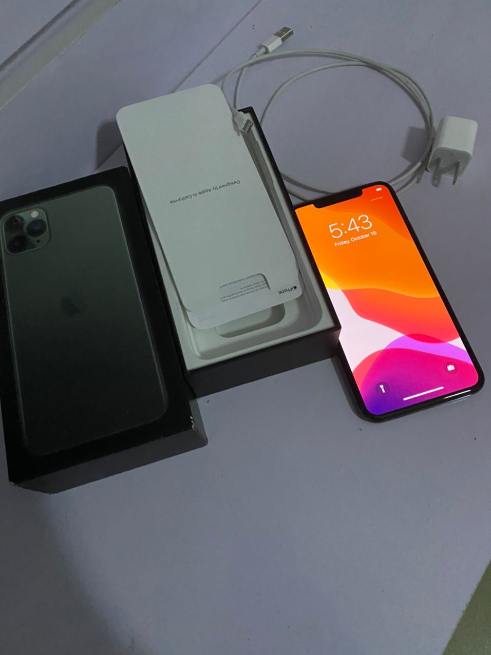  LIKE NEW Gray Iphone  11  Pro  Max  256gb Coolest With 