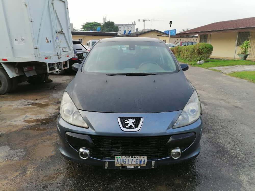 Cotonou Car Peugeot 307 Is Available At Affordable Price In