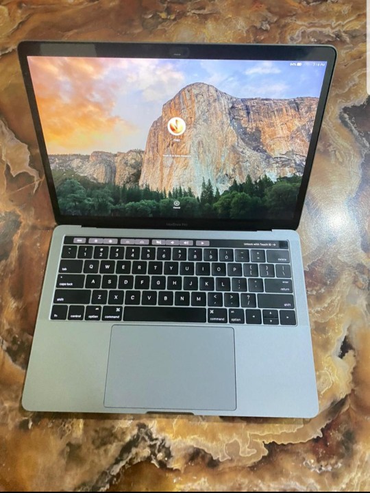 MacBook Pro (13-inch, 2017, Four Thunderbolt 3 ports) - Technical