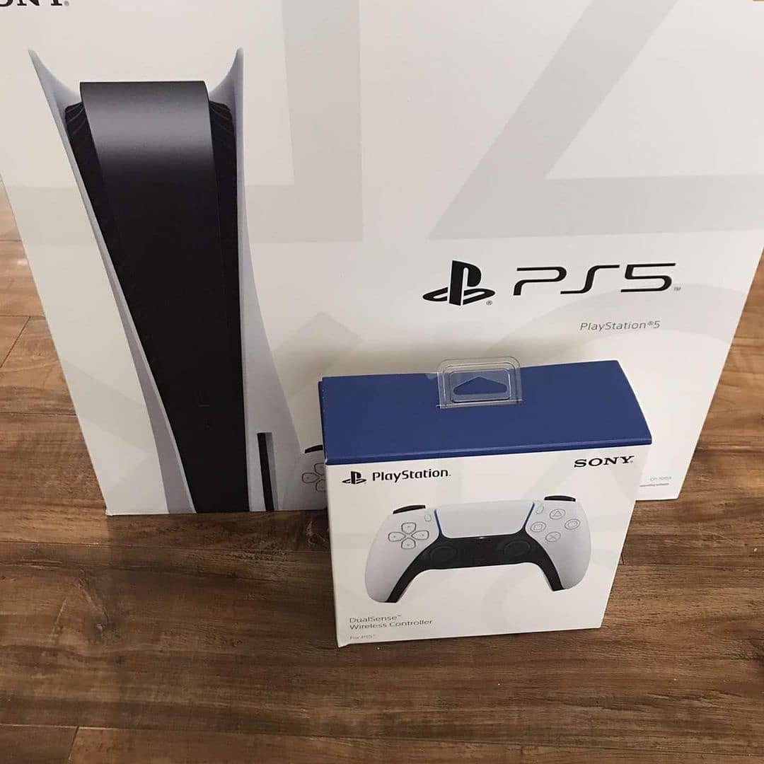 Used Playstation5 With 2 Controllers + Games 4 Sale - Forum Games - Nigeria