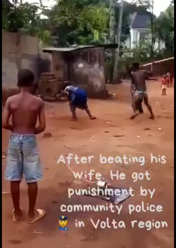 A Man Gets The Beaten Of His Life For Abusing His Wife In Anambra State Crime Nigeria