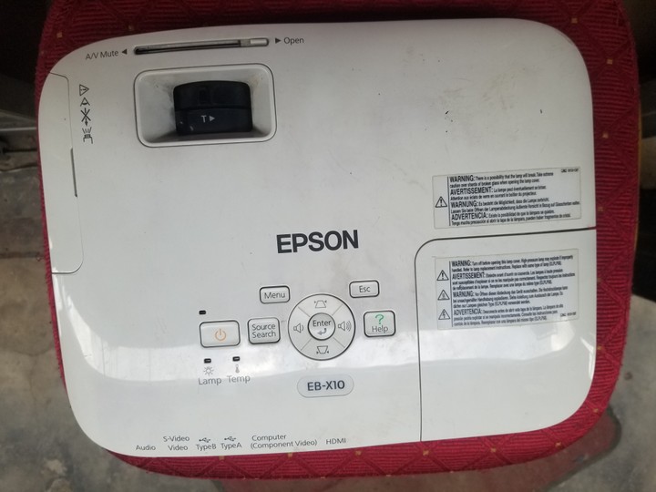 Empson Eb-x10 0ne Month Old Projector For Sale - Technology Market - Nigeria