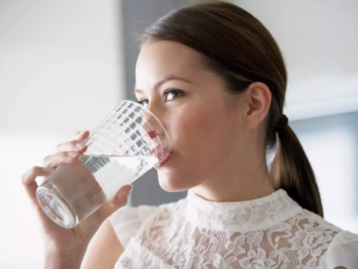 10 Health Benefits of Drinking Hot Water