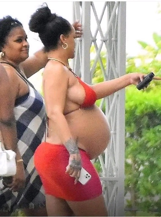 Bikini-Clad Heavily Pregnant Rihanna & Her Lover Spotted In Barbados  (Pictures) : Miss Petite Nigeria Blog