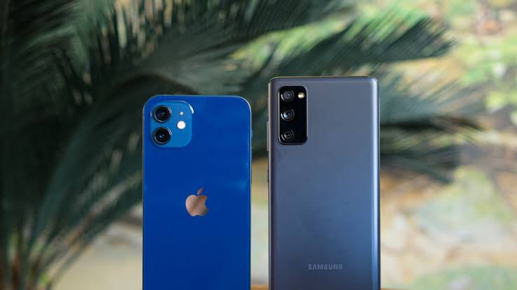 Iphone 12 Or Samsung Galaxy S20 Fe - Phones - Nigeria