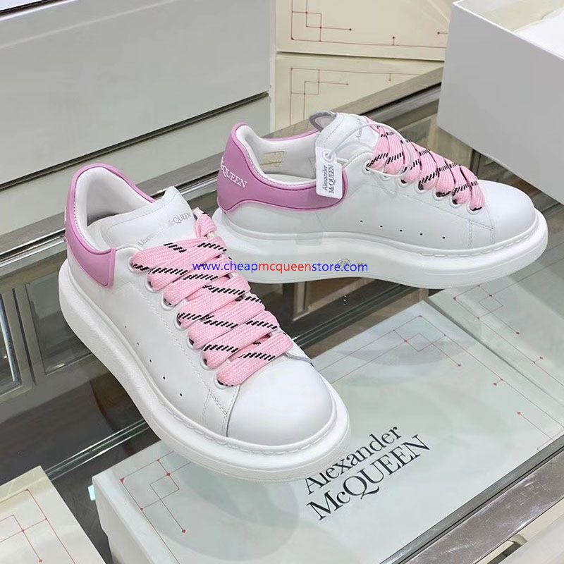 Alexander McQueen Oversized chunky leather sneakers - Pink