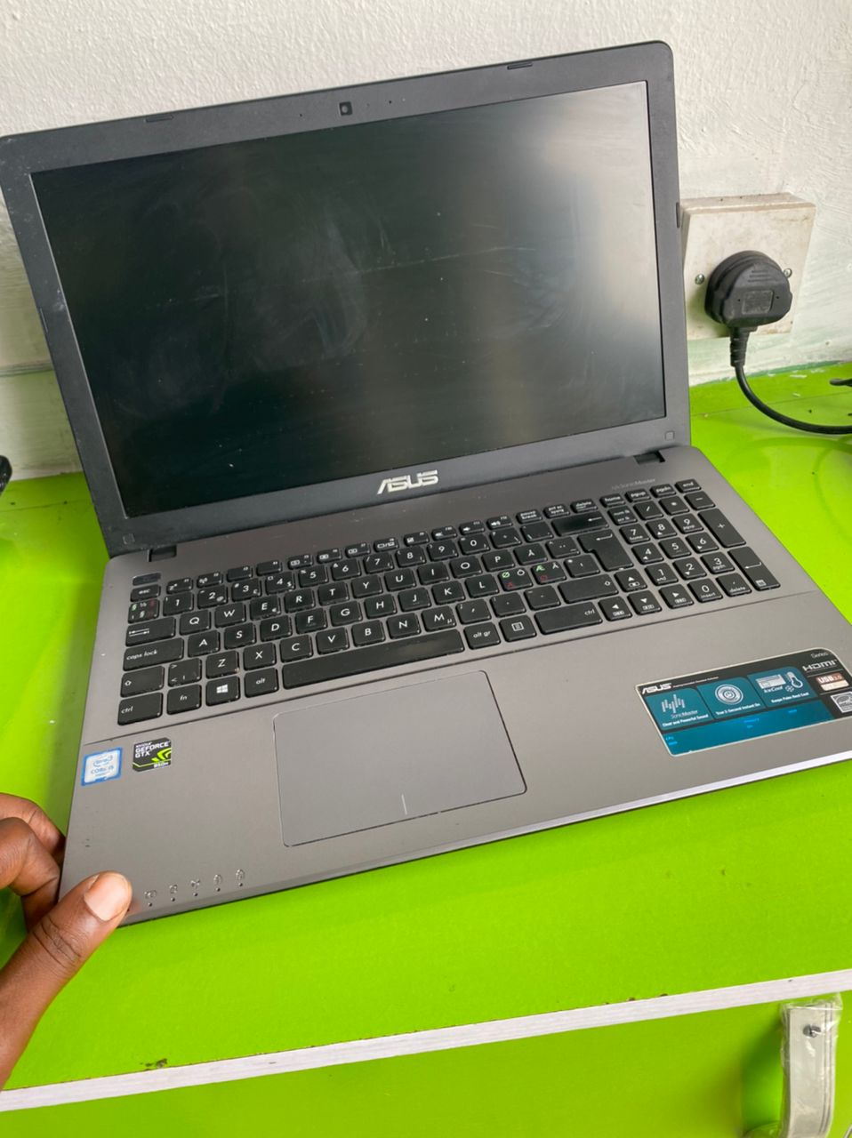Asus X550V Intel Core I5 6th Gen Graphics Laptop - Technology Market ...