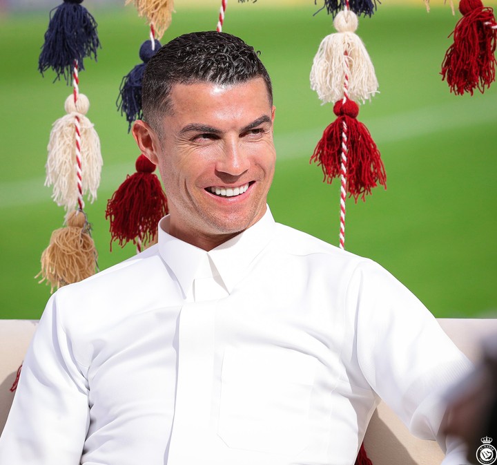 Cristiano Ronaldo Drips In Diamonds Worth £630k (N256m) At Dubai