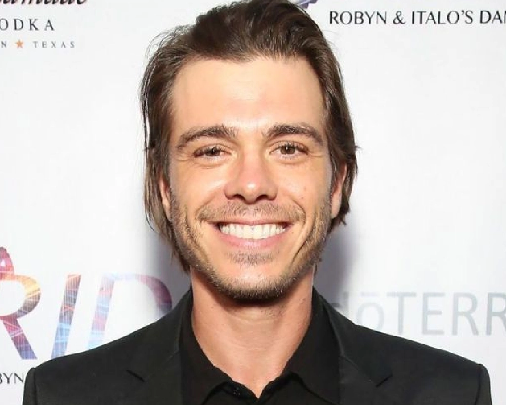 Matthew Lawrence Net Worth: A Look At The Actor's Fortune - Celebrities ...