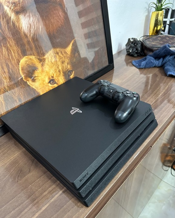 Ps4 Pro Hacked Console + One Controller + FIFA 24, in Wuse 2 - Video Game  Consoles, Standor Liberty Gadgets
