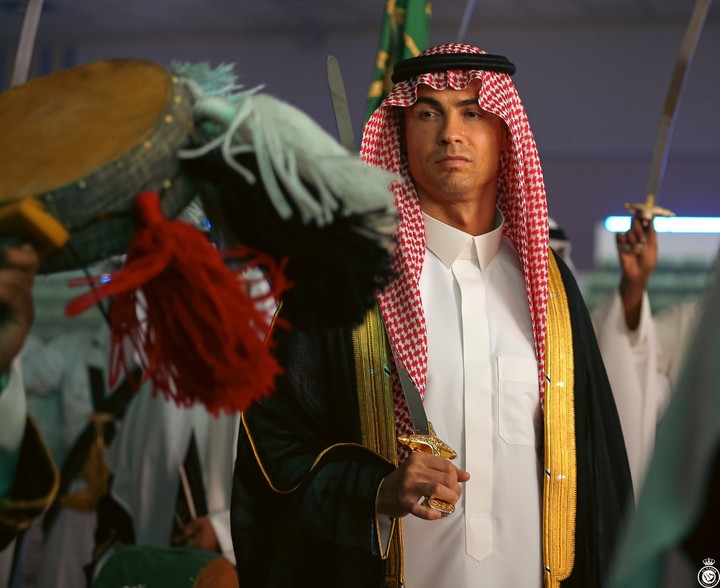 Cristiano Ronaldo Drips In Traditional Thobe Attire Of Saudi Arabia  (Photos) - Sports - Nigeria