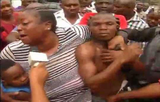 Woman Beats An Official Of War Against Indiscipline (WAI) In Benin (Pics) -  Nairaland / General - Nigeria