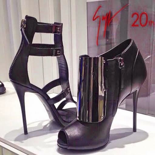 New Shoe For Kim, Kanye West & Giuseppe Zanotti Design New Shoe For Mrs ...