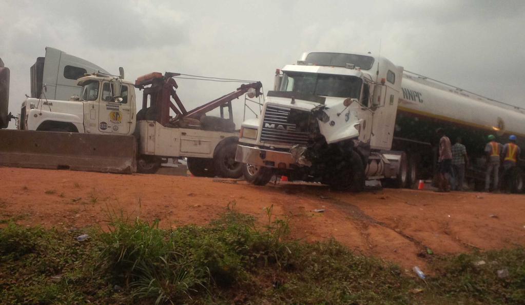 photos-accident-on-lagos-ibadan-expressway-today-politics-nigeria