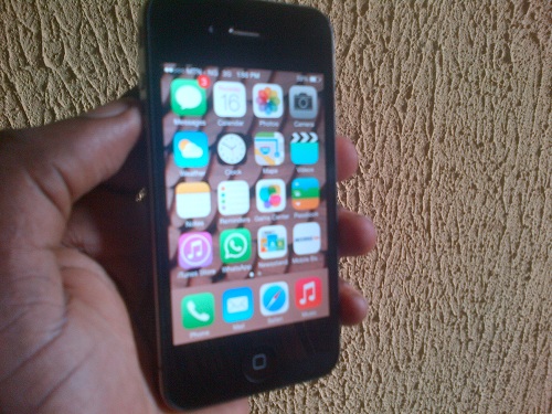 U.s Mint Iphone 4 For Just 20k (pics) - Technology Market - Nigeria