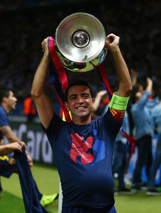 Какой клуб не выигрывал ушастого. Хави тренер Барселоны. Xavi Champions League.