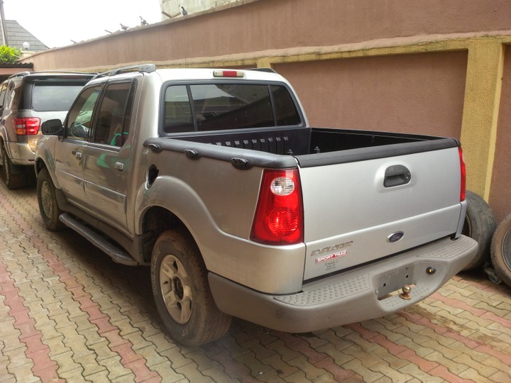 Super Clean Ford Explorer Sport Trac Pick Up Truck Autos