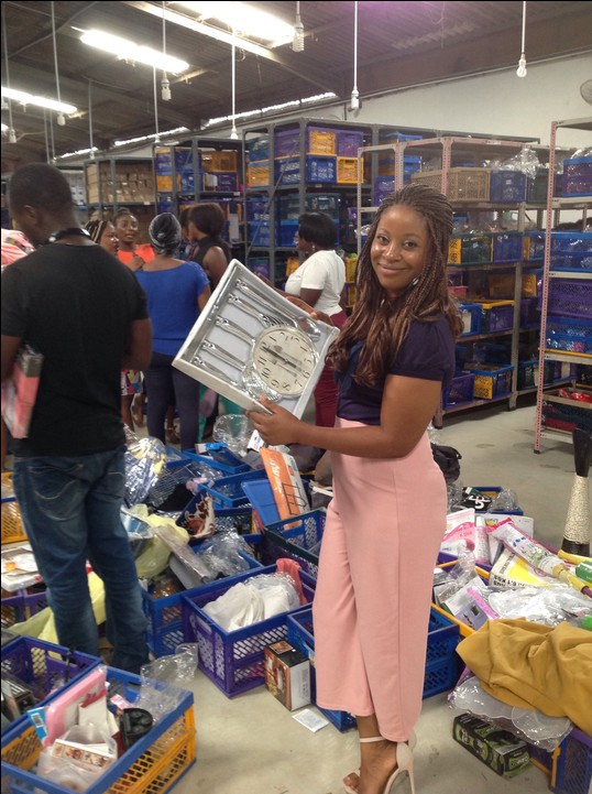 Atlanta Braves fan Delana Hinson hands man a note telling him his