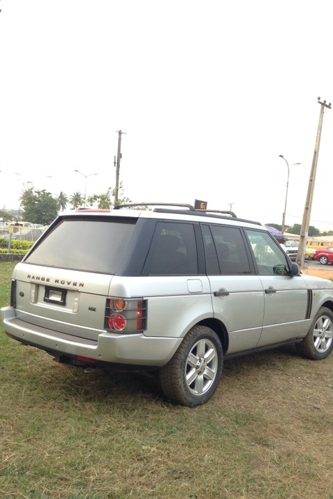 B1304 04 land rover