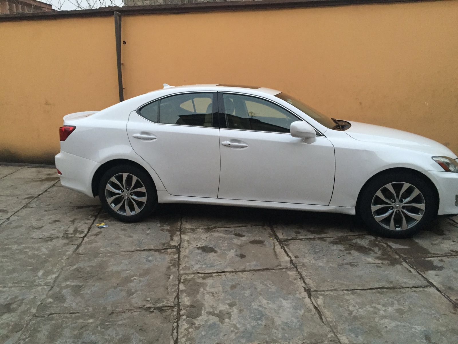 Lexus is 300 2009