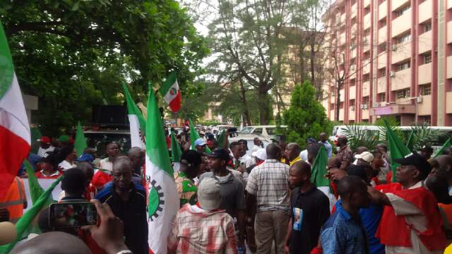 NLC Protesters Storm Lagos Secretariat In Alausa - Politics - Nigeria