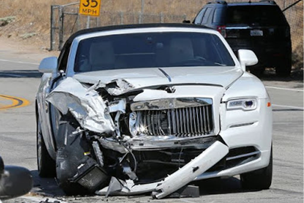 Kris Jenner Crashes Her $400k (n156m) Rolls Royce Dawn After A Week Of  Purchase - Car Talk - Nigeria