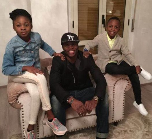 Taye Taiwo And His Kids Looking Relaxed At Home - Celebrities - Nigeria