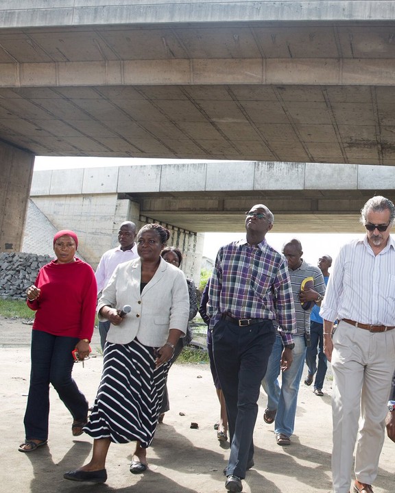 PHOTOS Fashola Inspects Roads To Apapa/tin Can/nnpc Depot In Lagos