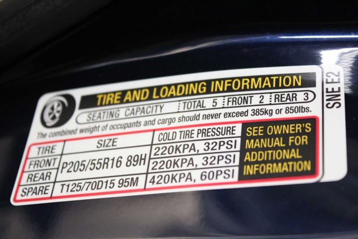 Low tire pressure перевод. Tire Pressure Label 205 66. Tire Pressure Label 205 55 16. Tire Pressure Label Honda. Label - Tire Pressure Hyundai.